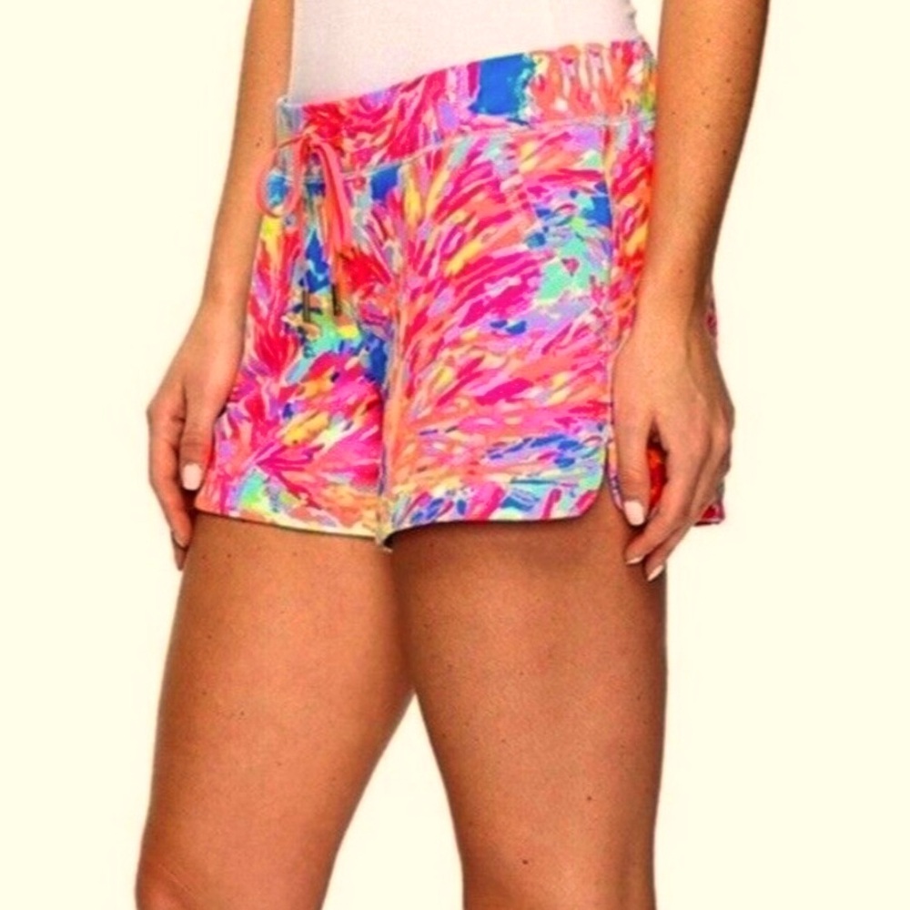 Lilly Pulitzer Vina soft shorts in Palm Beach Coral- Medium